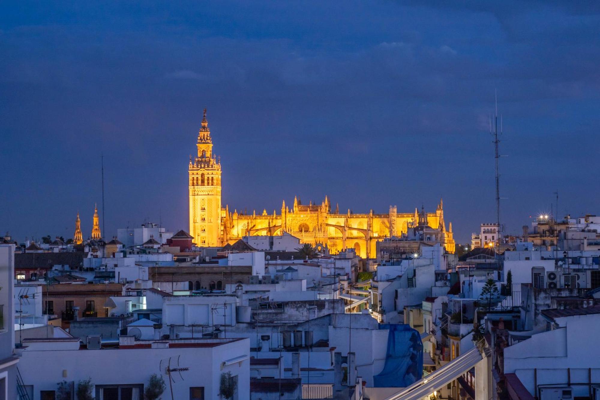 Betis Suites-la Campana Apartment